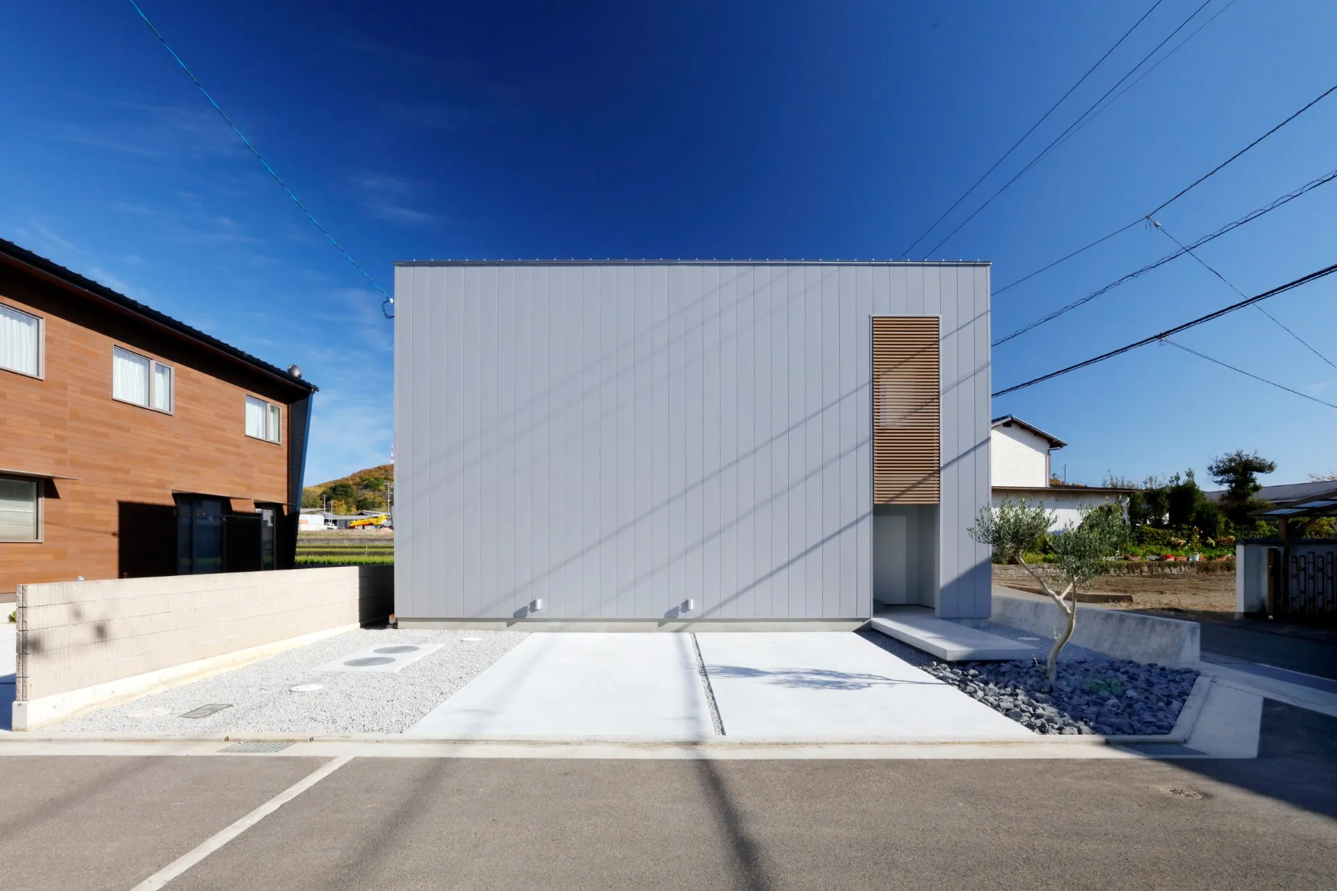 新田のL字の家